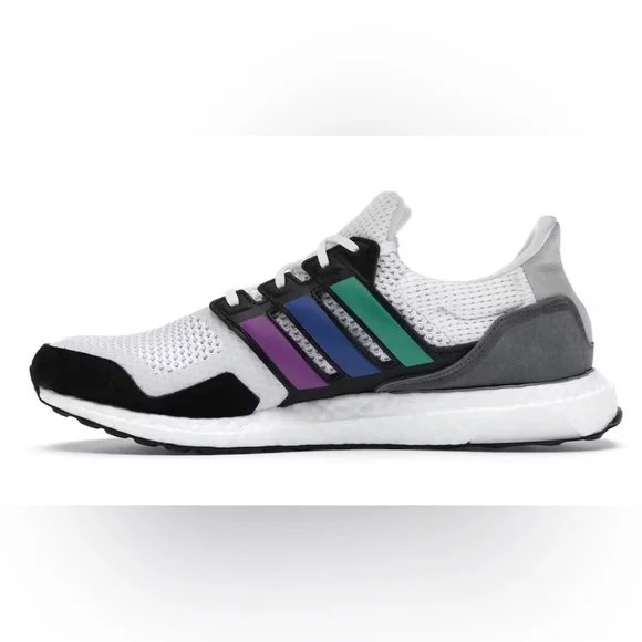 SOLD❗️Adidas’ love unites ultra boosts (2020) 🏳️‍🌈 - Picture 2 of 8